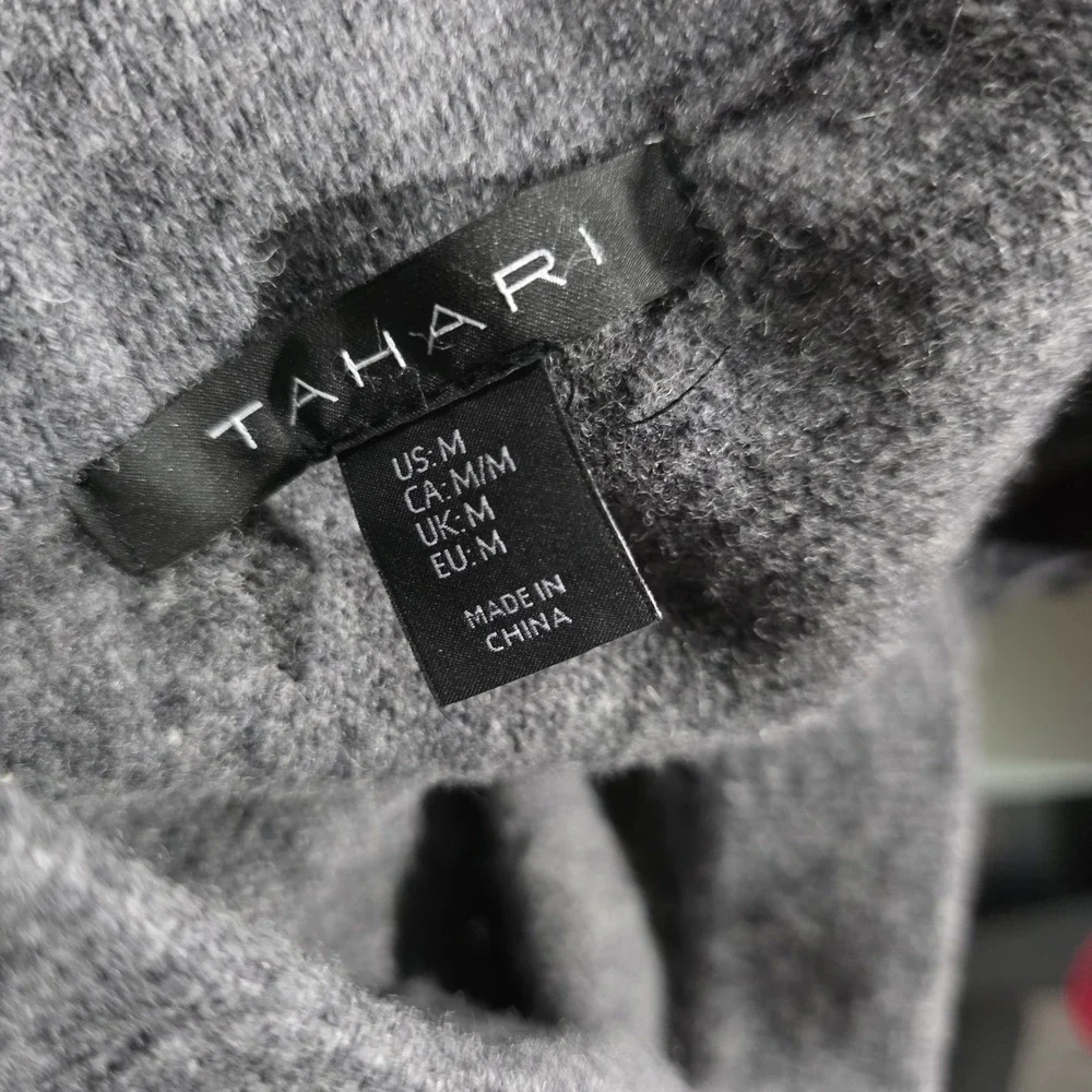 Tahari mini skirt